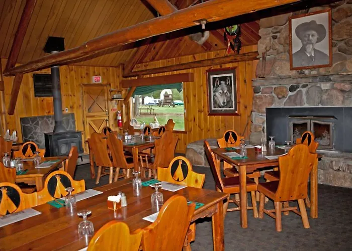 Pahaska Tepee Hotel